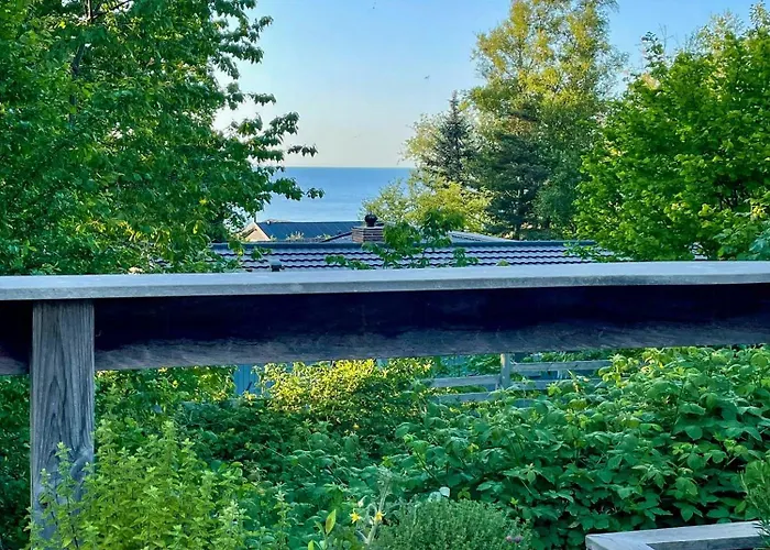 Retro House With Sea View In Udsholt Feriehus *